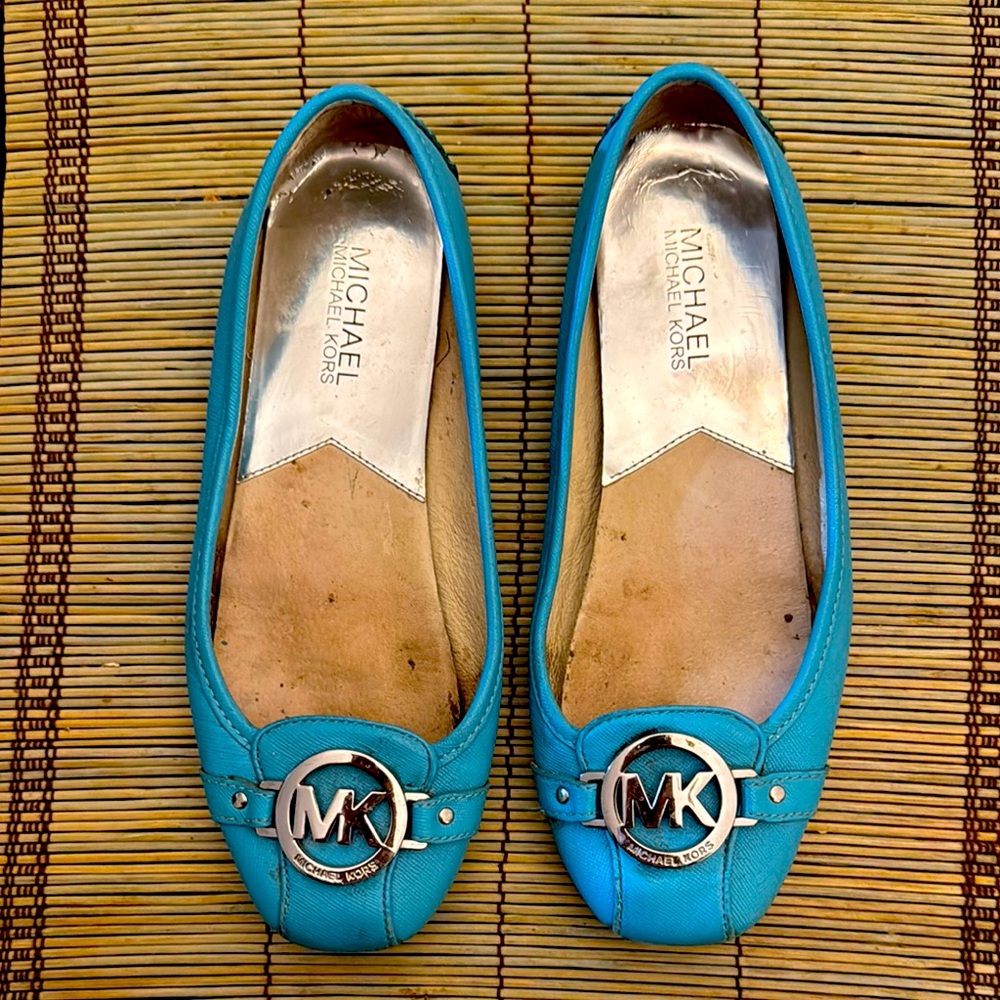 Michael Kors leather  flat ballerina shoes.